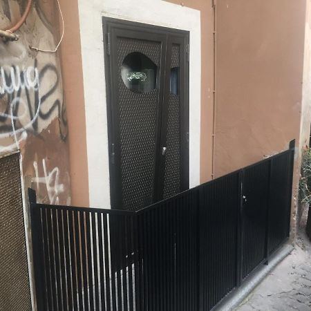 The Essential Trastevere Design Studio Roma Exterior foto
