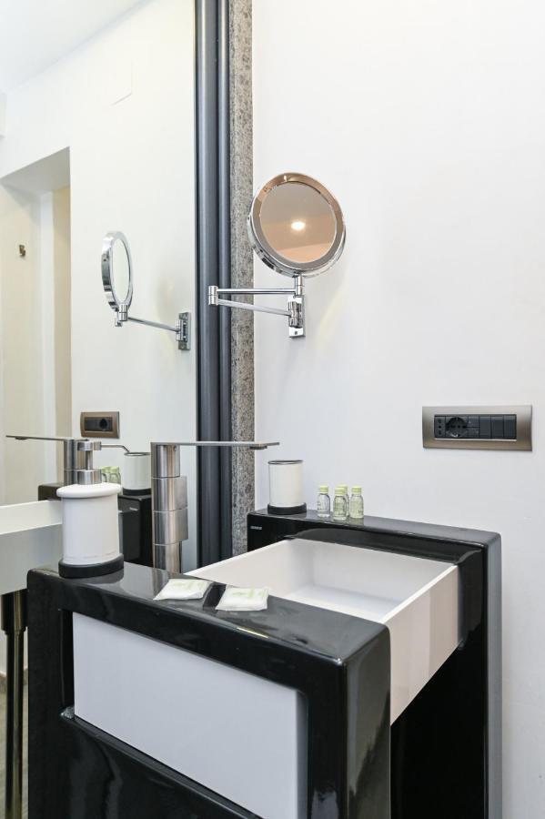 The Essential Trastevere Design Studio Roma Exterior foto