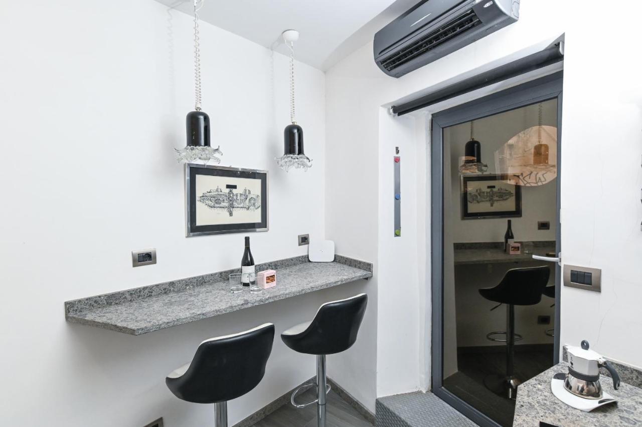 The Essential Trastevere Design Studio Roma Exterior foto